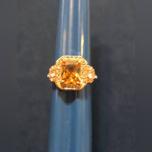 Women's Ring Size 8 Large Orange  Stone w/ CZ's Rose Gold Toned - Picture 1 of 6